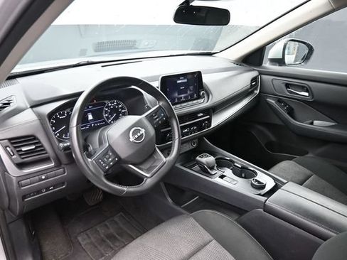 Used 2025 Nissan Rogue SV AWD/4WD image 15