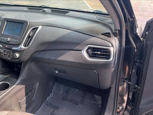 Used 2018 Chevrolet Equinox LT FWD image 15