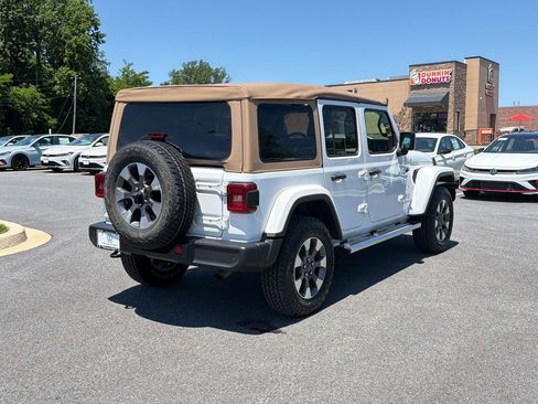 Used 2021 Jeep Wrangler Unlimited Sahara AWD/4WD image 9