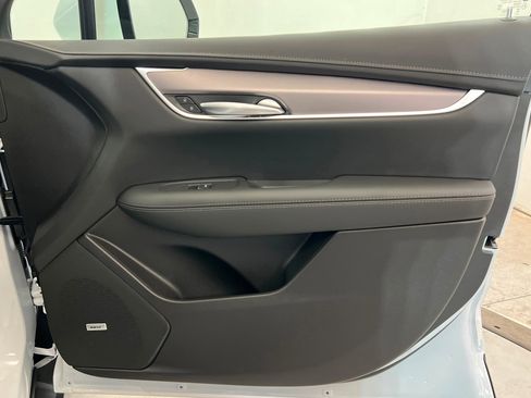 New 2026 Cadillac XT5 Luxury w/ LPO, Floor Liner Package AWD/4WD image 24