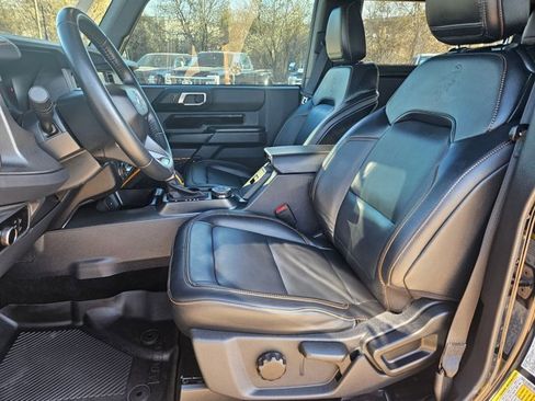 Used 2024 Ford Bronco Badlands image 16