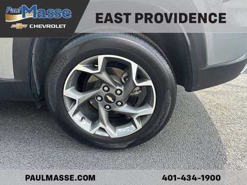 Certified 2024 Chevrolet Trax LT w/ LT Convenience Package FWD image 8