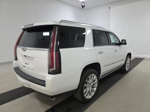 Used 2019 Cadillac Escalade Premium Luxury RWD image 2