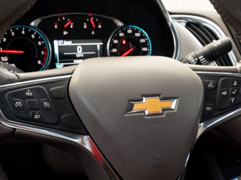 Used 2018 Chevrolet Malibu LT FWD image 27