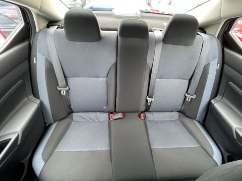 Used 2025 Nissan Versa SV image 38