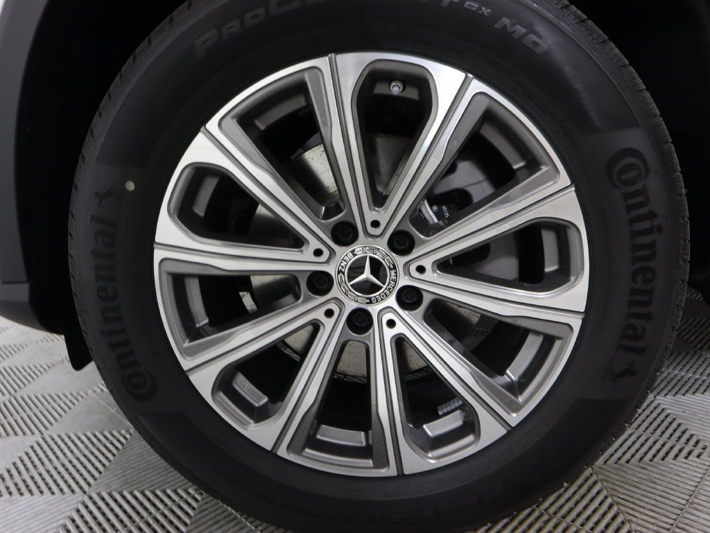 Certified 2026 Mercedes-Benz GLC 300 image 32