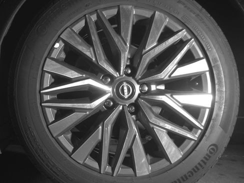 Used 2025 Nissan Altima 2.5 SV FWD image 11