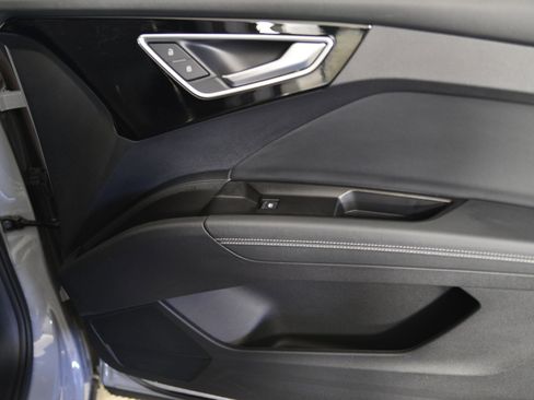 Used 2024 Audi Q4 e-tron Premium Plus image 9