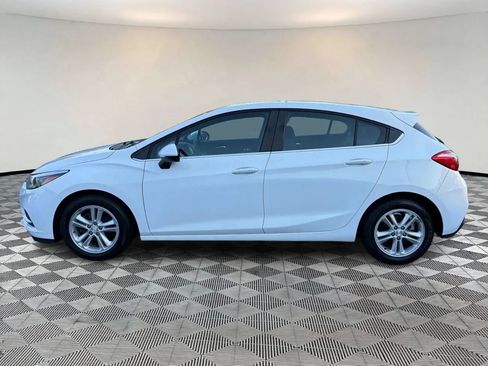 Used 2017 Chevrolet Cruze LT w/ Sun And Sound Package FWD image 4
