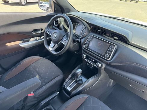 Used 2019 Nissan Kicks SR FWD image 15