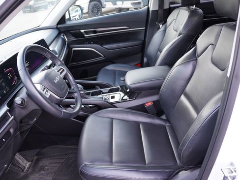 Certified 2024 Kia Telluride S w/ S Sunroof Package AWD/4WD image 4