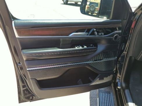 Certified 2024 Jeep Grand Wagoneer L 4WD image 18