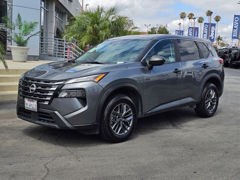 Used 2024 Nissan Rogue S FWD image 3