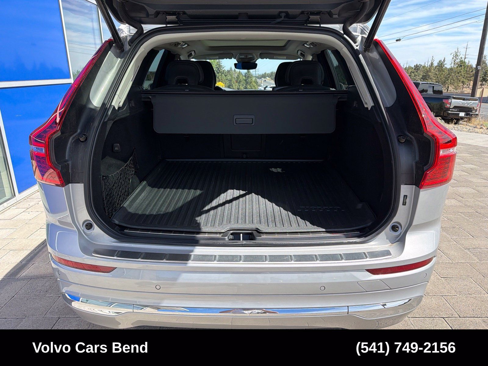 Used 2023 Volvo XC60 B5 Ultimate w/ Climate Package AWD/4WD image 9