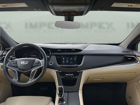 Used 2017 Cadillac XT5 FWD image 12