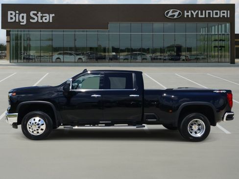 Used 2025 Chevrolet Silverado 3500 LTZ w/ LTZ Plus Package AWD/4WD image 2