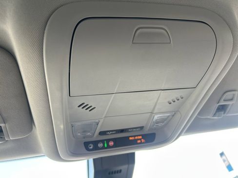 Used 2023 Chevrolet Equinox LT image 41