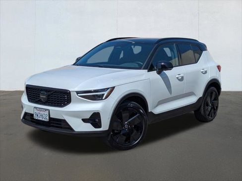 Used 2026 Volvo XC40 B5 Ultra w/ Climate Package AWD/4WD image 1