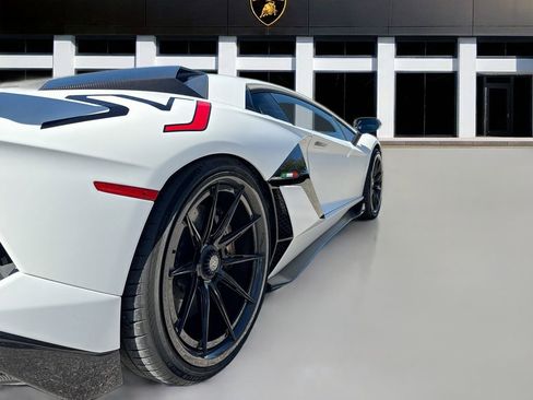 Used 2019 Lamborghini Aventador SVJ image 39