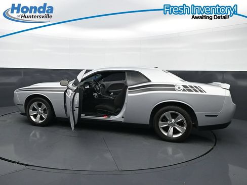 Used 2021 Dodge Challenger SXT RWD image 38