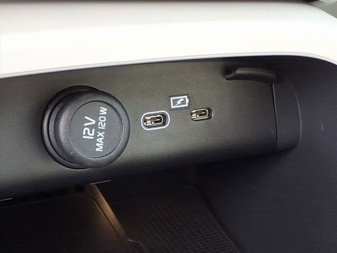 New 2026 Volvo XC40 B4 Plus w/ Climate Package image 18