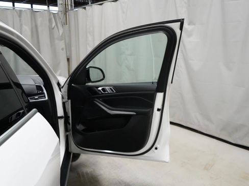Used 2023 BMW X5 xDrive40i w/ Premium Package AWD/4WD image 27
