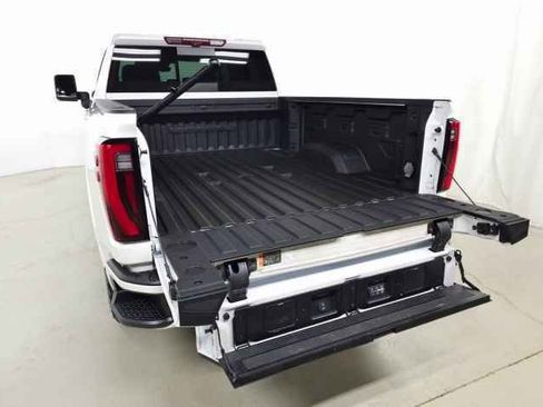 Used 2024 GMC Sierra 2500 Denali Ultimate w/ Max Trailering Package image 9