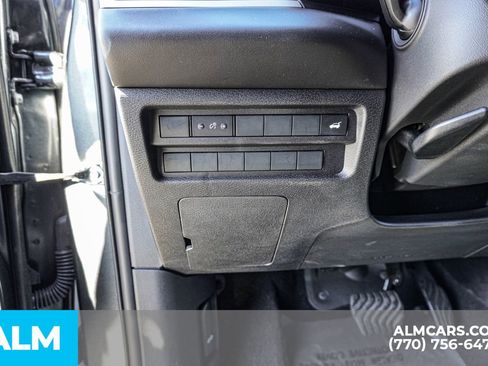 Used 2025 Mitsubishi Outlander SE image 37