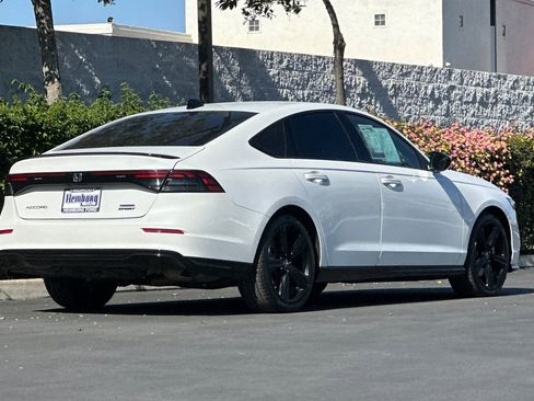 Used 2023 Honda Accord Sport image 4