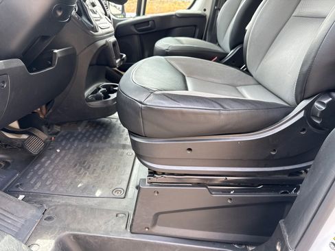 Used 2025 RAM ProMaster 2500 w/ Convenience Group FWD image 9