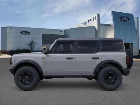 New 2026 Ford Bronco Badlands image 4