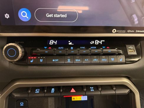 Used 2023 Toyota Tundra Limited image 18