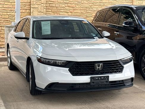 Certified 2023 Honda Accord LX image 3