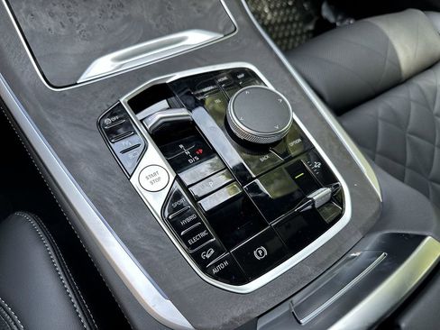 Used 2026 BMW X5 xDrive50e w/ Climate Comfort Package image 24