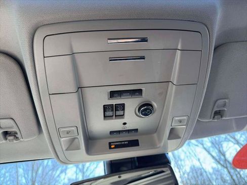 Used 2020 Chevrolet Suburban Premier image 31