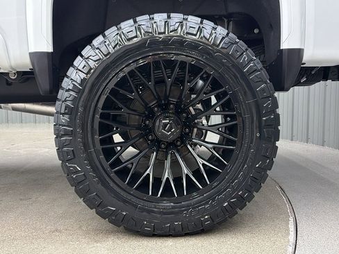 Used 2026 GMC Sierra 3500 Denali w/ Technology Package image 10