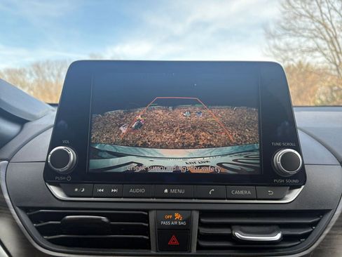 Used 2025 Nissan Altima 2.5 SV image 21