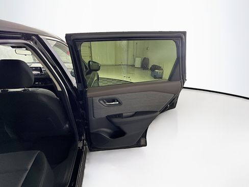 Used 2023 Nissan Rogue SV image 28