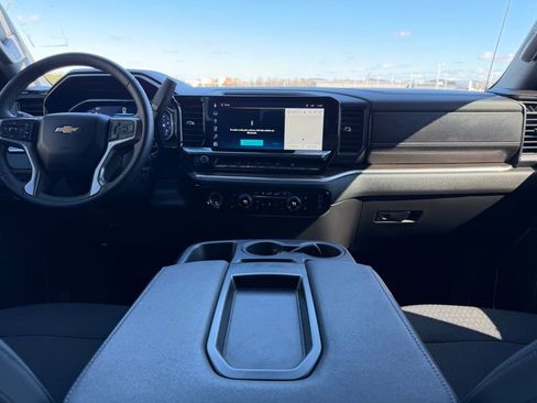 Used 2024 Chevrolet Silverado 1500 LT image 16