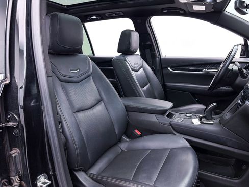Used 2023 Cadillac XT6 Premium Luxury image 39