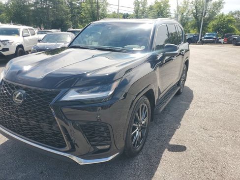 Used 2024 Lexus LX 600 F Sport AWD/4WD image 2
