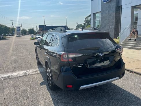 Used 2023 Subaru Outback Limited AWD/4WD image 6