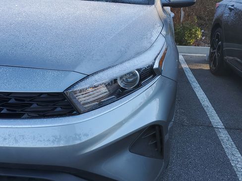 Used 2023 Kia Forte LXS image 4