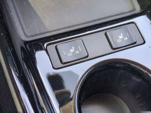 Used 2022 Toyota Prius Prime XLE image 21