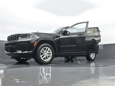 Used 2021 Jeep Grand Cherokee L Laredo w/ Luxury Tech Group I image 34