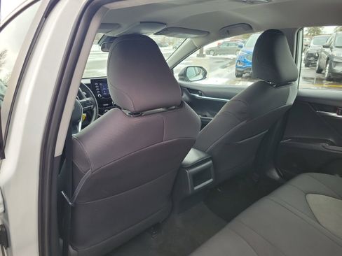 Used 2021 Toyota Camry LE image 10