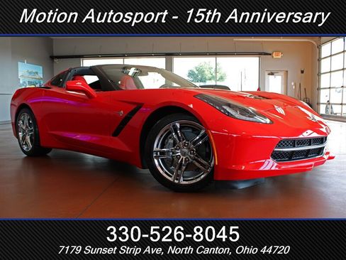 Used 2017 Chevrolet Corvette Stingray Coupe w/ 1LT RWD image 2