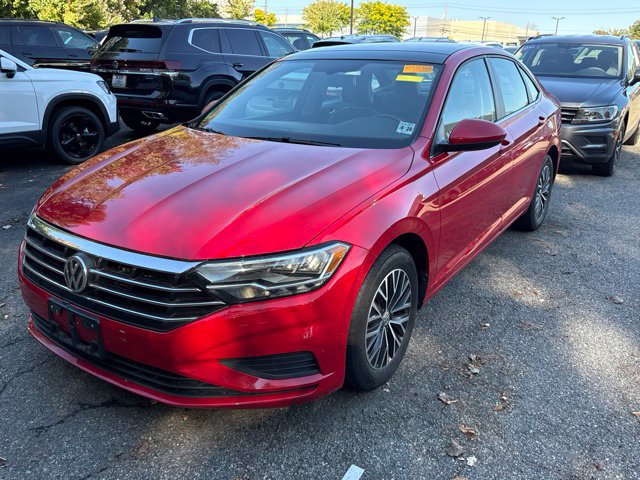 Used 2019 Volkswagen Jetta SE w/ Cold Weather Package FWD image 2
