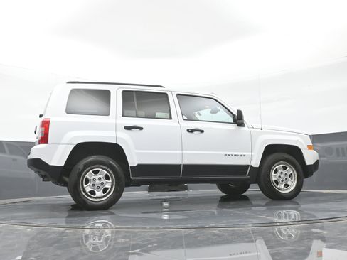 Used 2016 Jeep Patriot Sport AWD/4WD image 36