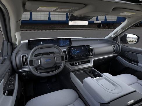 New 2026 Ford Expedition Max Platinum image 10
